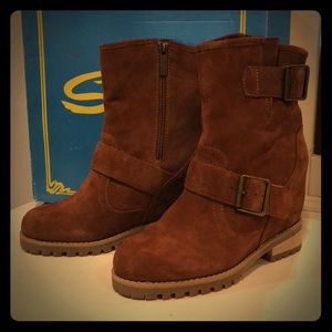 Sbicca Camel Ankle Boots